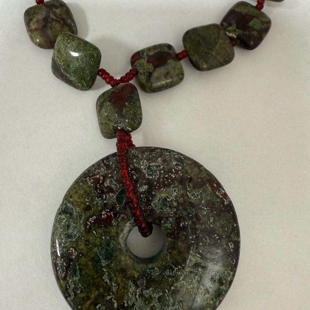 NATURAL JASPER STONES  GRAINED SHAPES  10" LENGTH‎ NECKLACE VTG style timeless